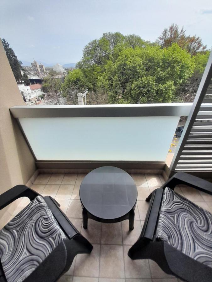 Departamento Centrico Plaza Alvarado Con Cochera Salta Esterno foto