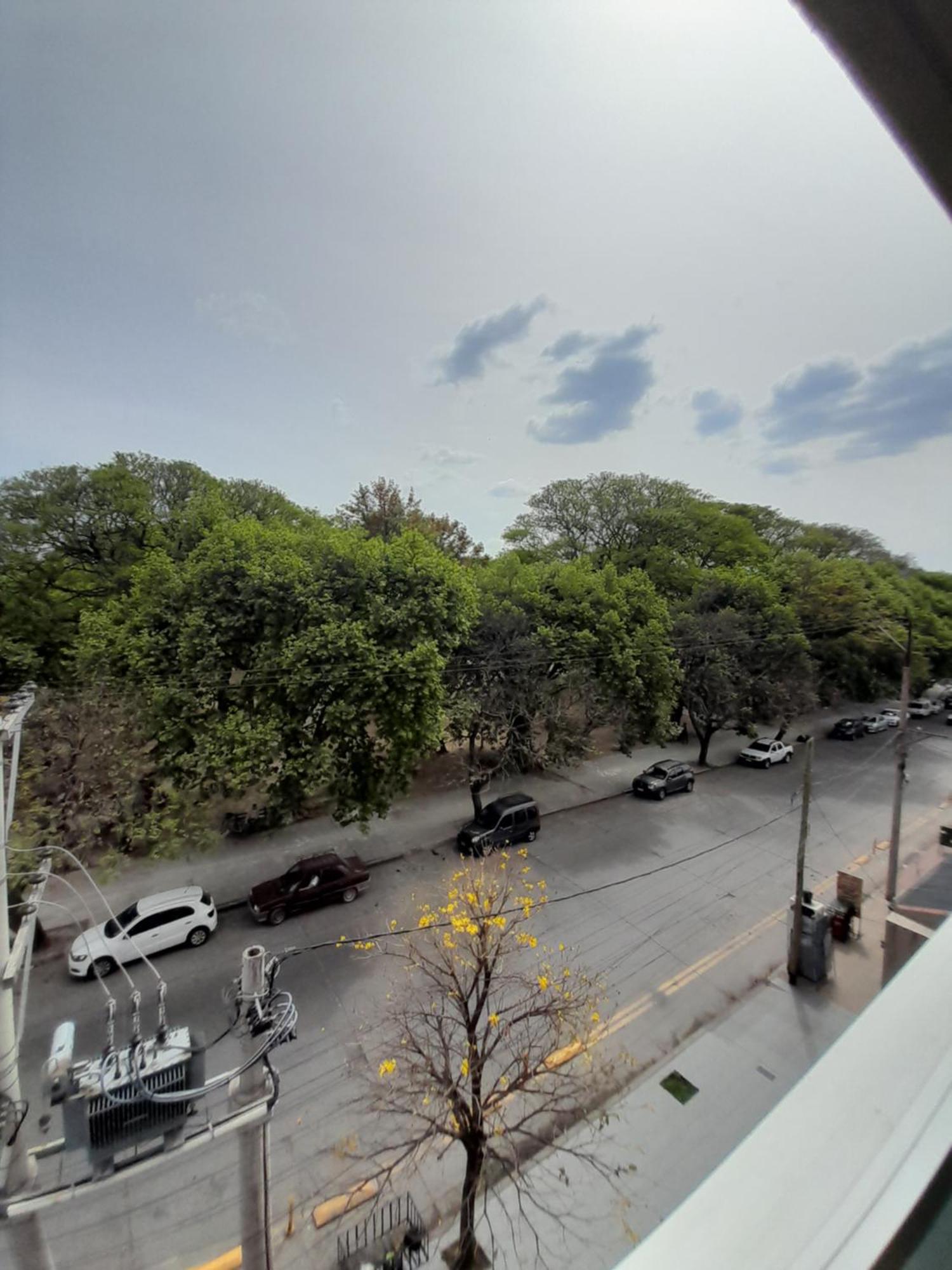 Departamento Centrico Plaza Alvarado Con Cochera Salta Esterno foto